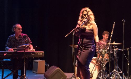 Betta & the Groovers